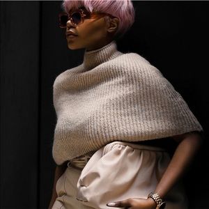 NWT Zara Cropped knit Cape